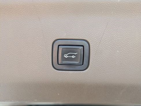 Certified 2022 GMC Yukon XL Denali AWD/4WD image 19