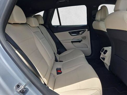 Used 2026 Mercedes-Benz GLC 300 image 17