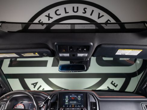 Used 2020 Nissan Titan PRO-4X w/ Pro-4x Convenience Package AWD/4WD image 10