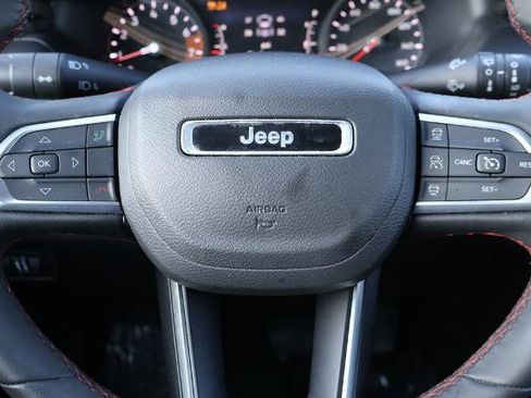 Used 2025 Jeep Compass Trailhawk w/ Trailer Tow Group AWD/4WD image 24