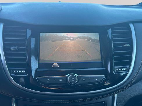 Certified 2022 Chevrolet Trax LT w/ LT Convenience Package image 11