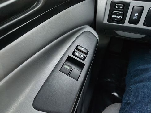 Used 2012 Toyota Tacoma 2WD Access Cab image 19