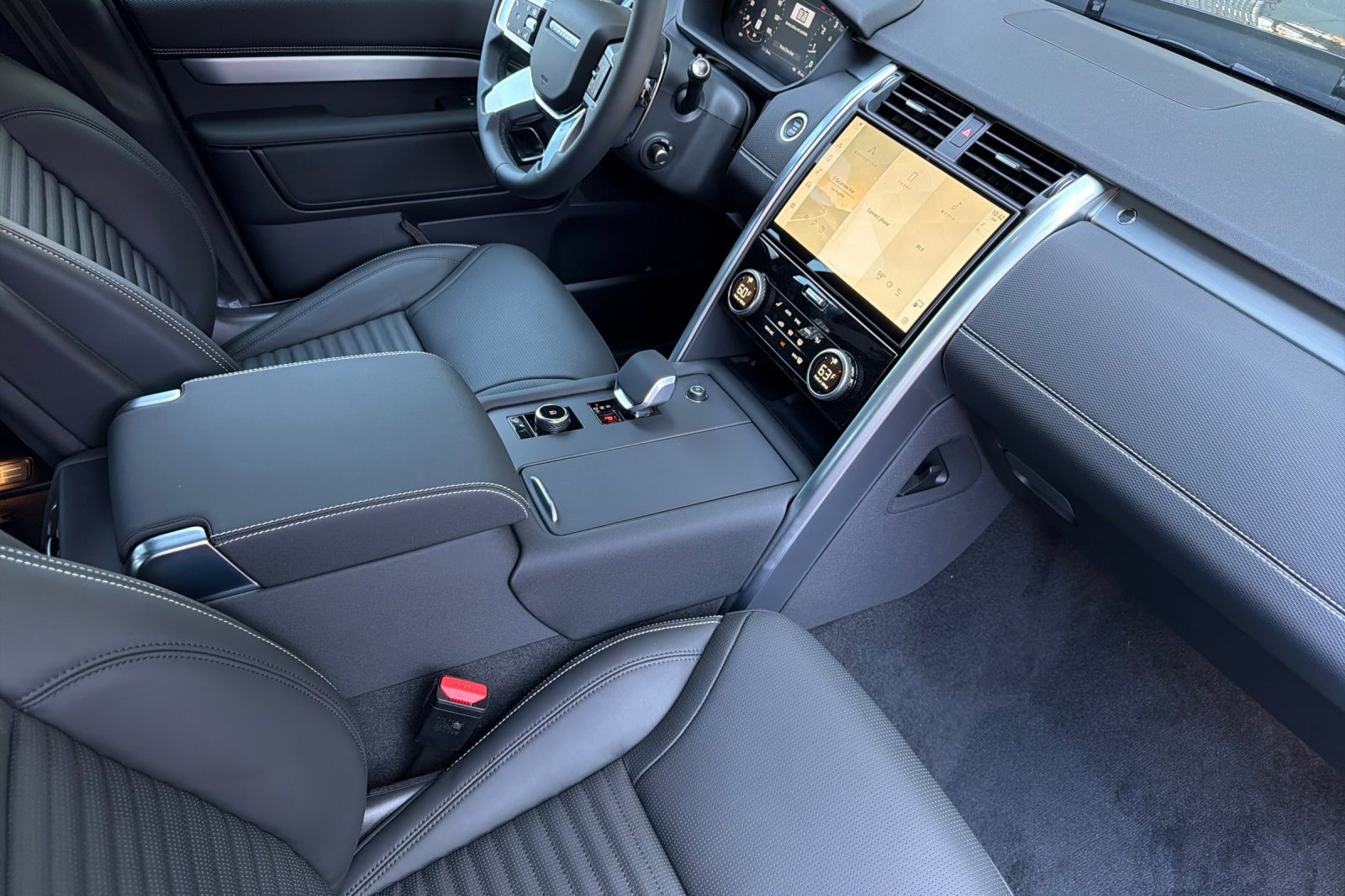 New 2026 Land Rover Discovery Dynamic SE AWD/4WD image 28