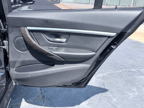 Used 2017 BMW 330i Sedan RWD image 32