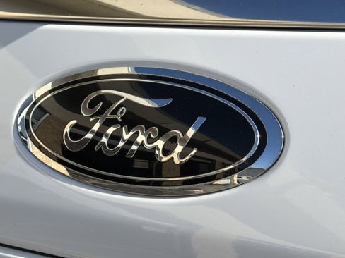 Used 2023 Ford Expedition Limited AWD/4WD image 13