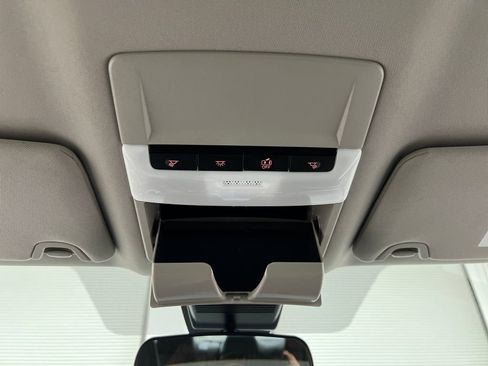 Used 2025 Nissan Altima 2.5 SV image 56