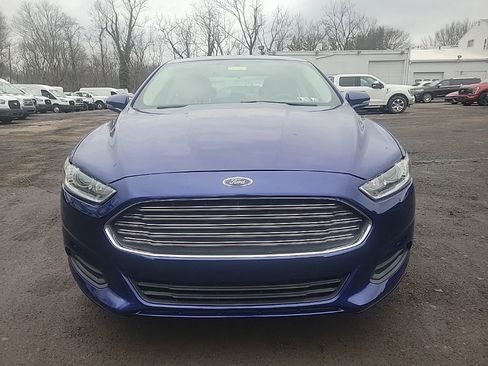 Used 2014 Ford Fusion SE image 2