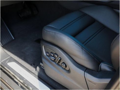 New 2025 Porsche Cayenne image 14