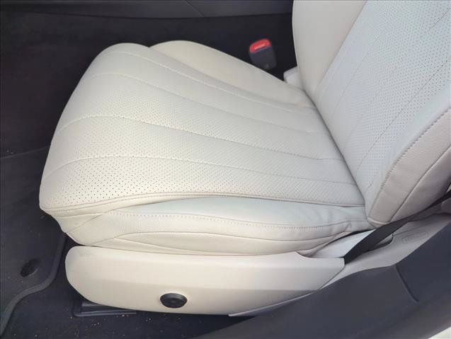 Used 2024 Mercedes-Benz E 350 4MATIC Sedan image 14