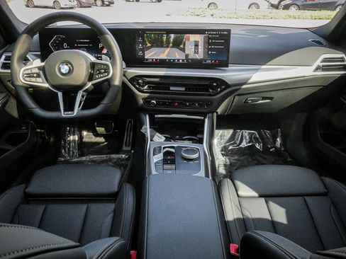 Used 2026 BMW 330i Sedan w/ M Sport Package RWD image 29