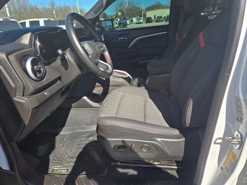 Used 2023 Chevrolet Colorado Z71 w/ Z71 Convenience Package 2 image 7