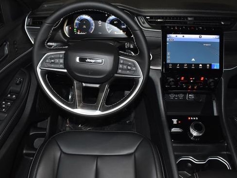 New 2025 Jeep Grand Cherokee Limited w/ Trailer Tow Package image 13