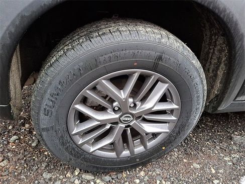 Used 2024 Nissan Rogue S image 7