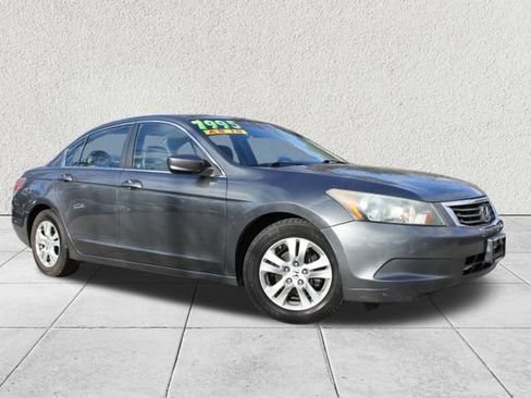 Used 2010 Honda Accord LX-P image 2