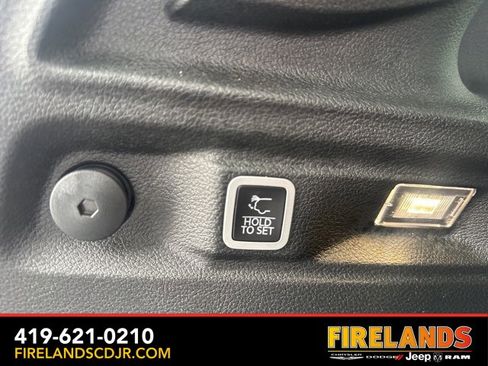 Used 2023 Jeep Grand Cherokee L Laredo w/ Luxury Tech Group I image 14