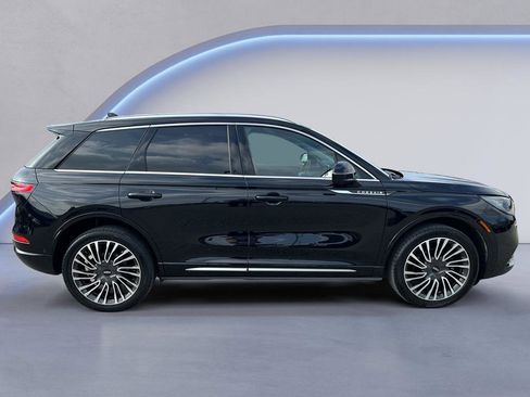 Certified 2021 Lincoln Corsair Reserve w/ Equipment Group 201A image 8