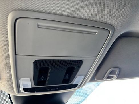 Certified 2025 Honda Pilot Touring image 20