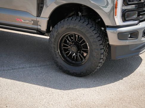 New 2025 Ford F350 Platinum image 4