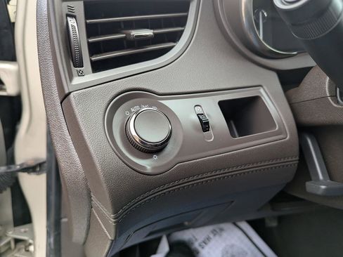 Used 2014 Buick LaCrosse Leather FWD image 23