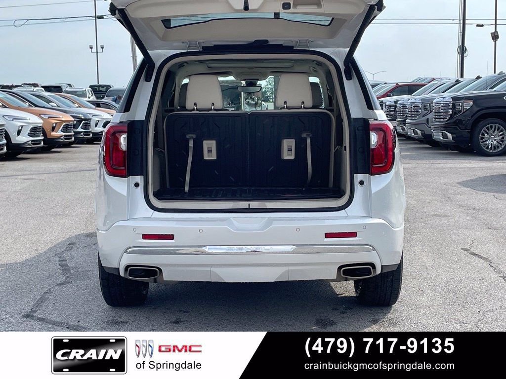 Used 2023 GMC Acadia Denali w/ Denali Ultimate Package FWD image 7