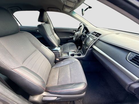 Used 2017 Toyota Camry SE image 28