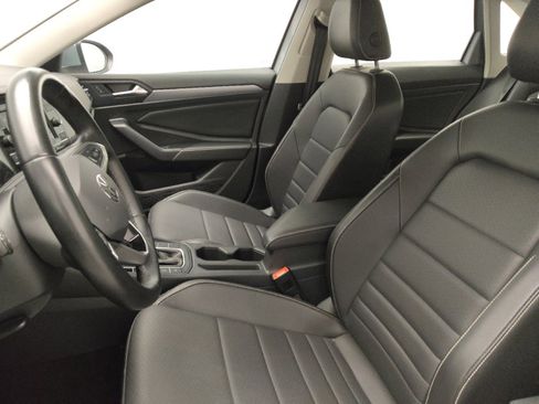 Used 2024 Volkswagen Jetta SE image 17