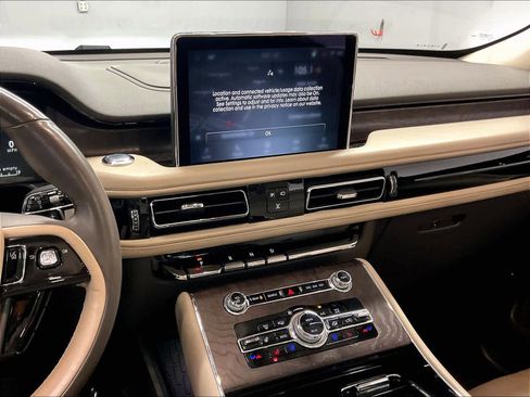 Used 2022 Lincoln Aviator Reserve w/ Equipment Group 201A image 9