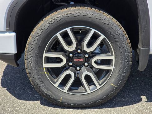 New 2026 GMC Sierra 1500 AT4 AWD/4WD image 11