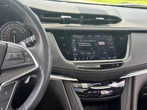 Used 2022 Cadillac XT5 Sportv w/ LPO, ONYX Package AWD/4WD image 11