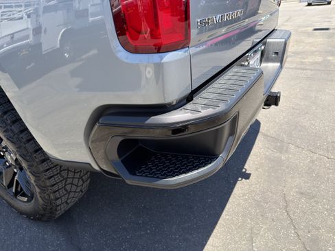 Used 2024 Chevrolet Silverado 1500 LT Trail Boss w/ Convenience Package II AWD/4WD image 19