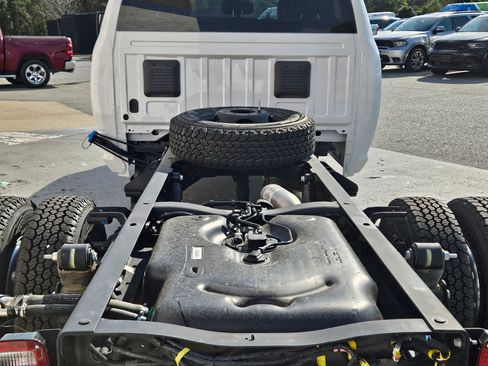 New 2026 RAM 3500 Tradesman w/ Chrome Appearance Group image 25