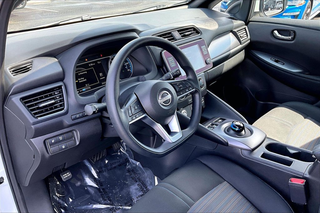 Used 2025 Nissan Leaf S FWD image 18
