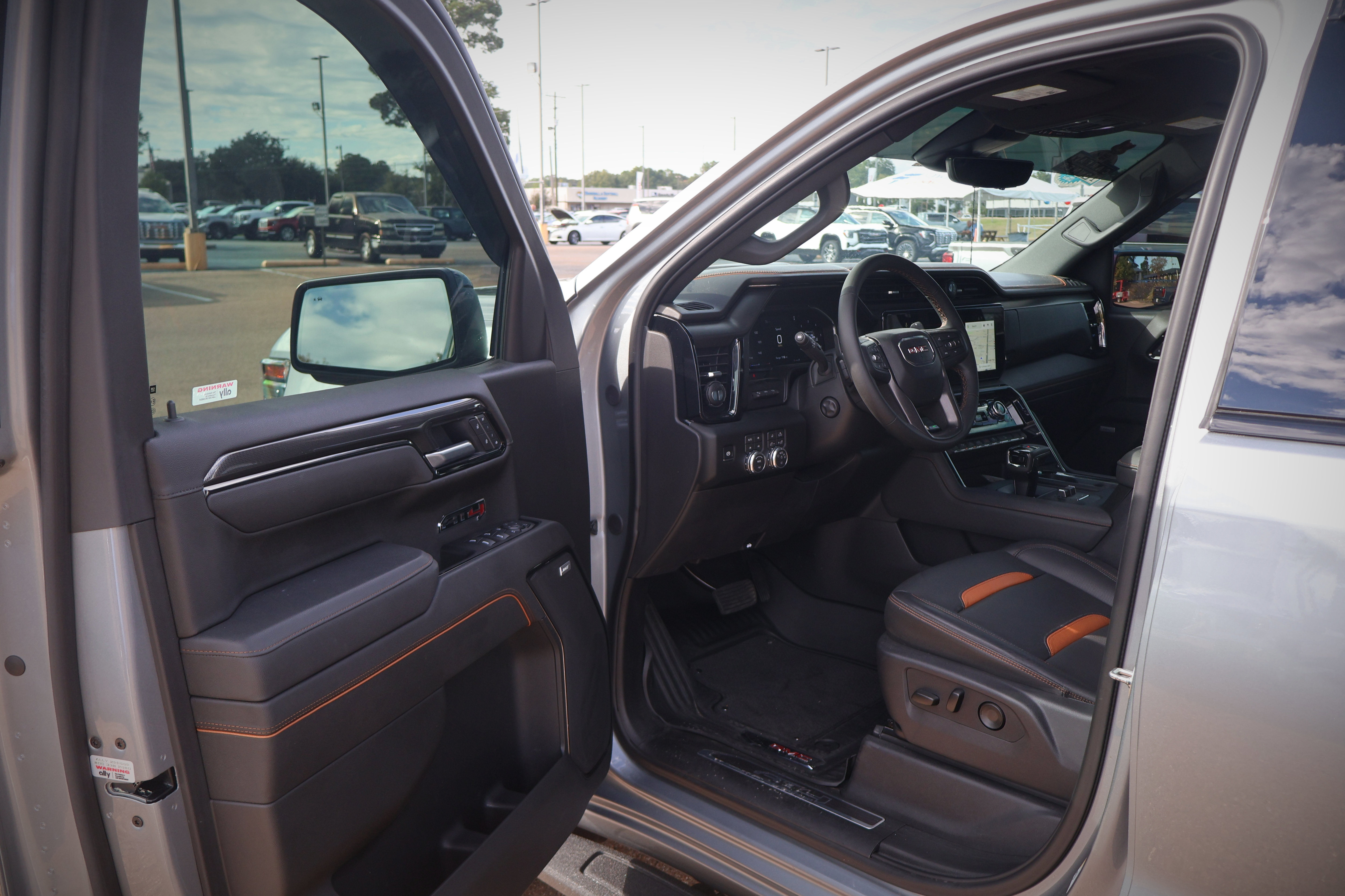 Used 2026 GMC Sierra 1500 AT4 w/ AT4 Premium Package AWD/4WD image 8