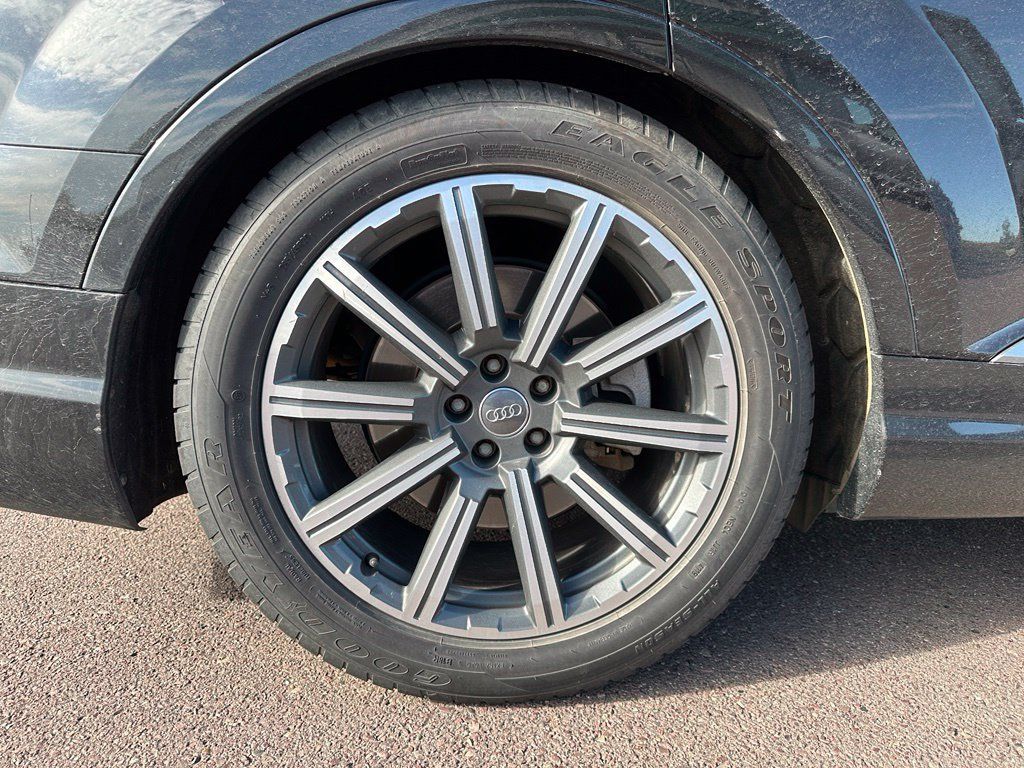 Used 2017 Audi Q7 3.0T Prestige w/ Prestige Package AWD/4WD image 38