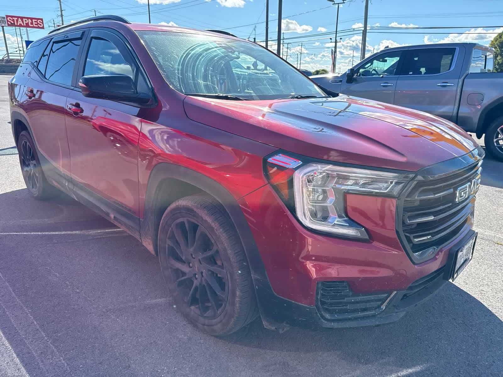 Used 2023 GMC Terrain SLE w/ Driver Convenience Package AWD/4WD image 2