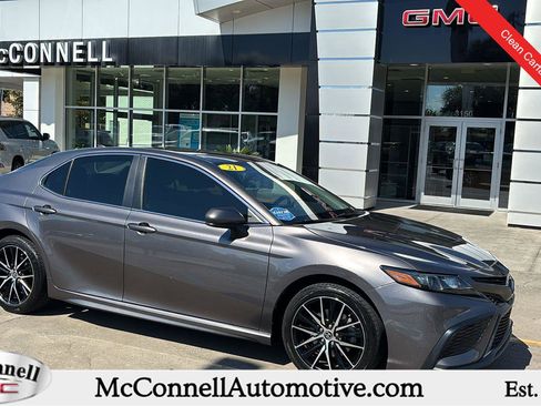 Used 2021 Toyota Camry SE image 1