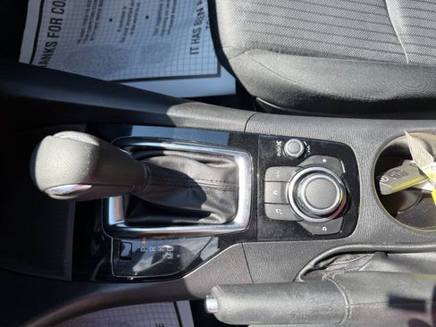 Used 2016 MAZDA MAZDA3 i Sport FWD image 22