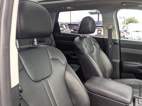 Used 2022 Kia Sorento S w/ Panoramic Sunroof Package FWD image 30