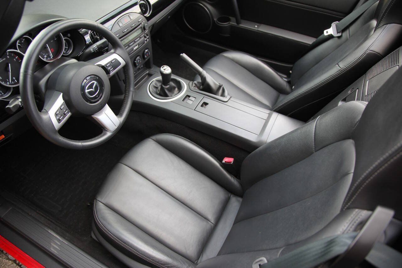 Used 2007 MAZDA MX-5 Miata Grand Touring w/ Premium Pkg RWD image 31