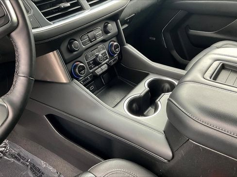 Used 2024 Chevrolet Tahoe Z71 w/ Luxury Package image 13