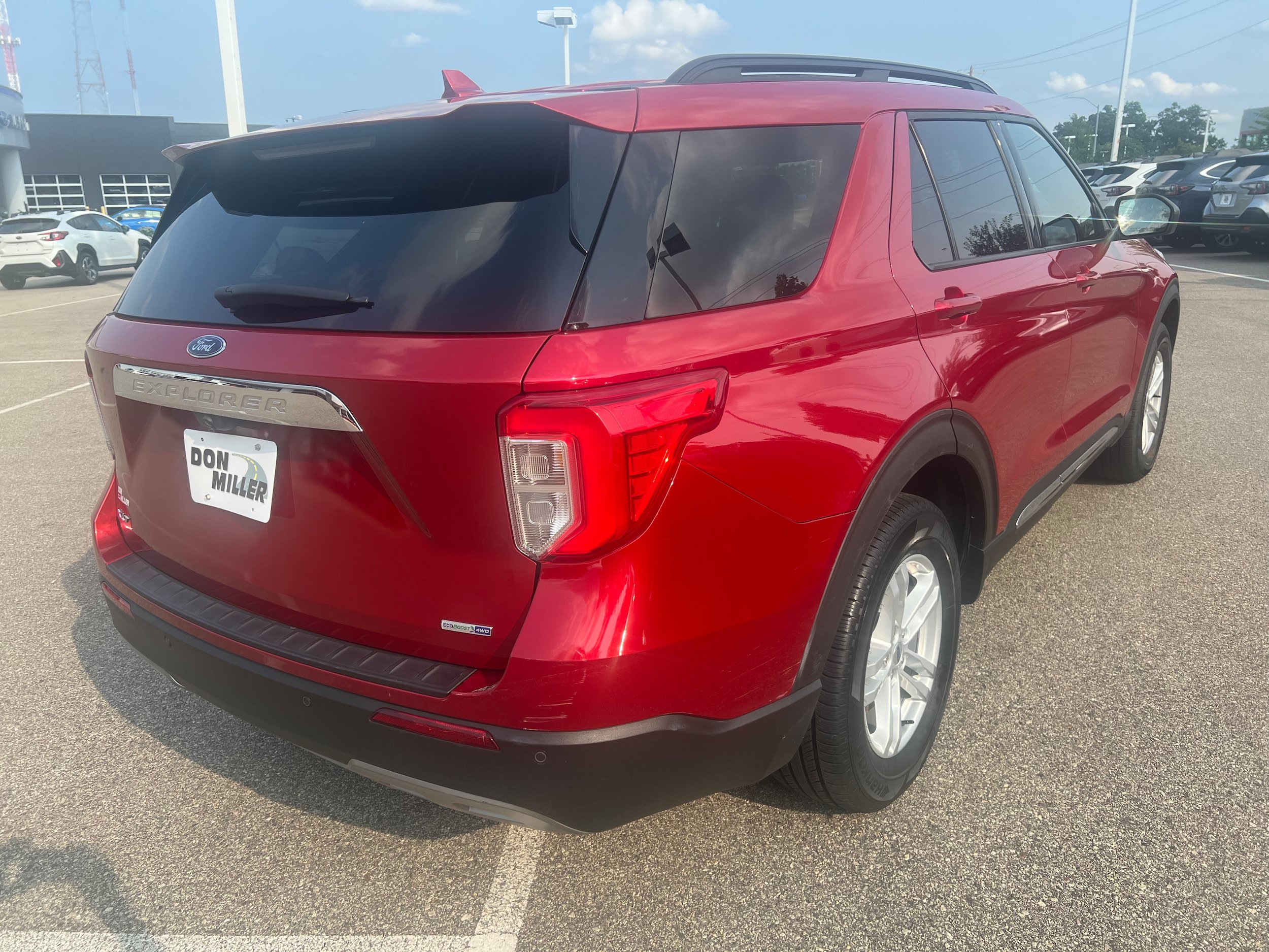 Used 2020 Ford Explorer XLT w/ Equipment Group 202A AWD/4WD image 7