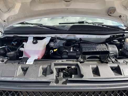 Used 2020 Chevrolet Express 3500 LS image 9