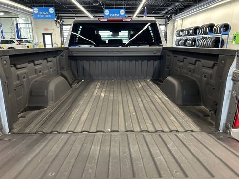 Used 2023 Chevrolet Silverado 1500 Custom image 15