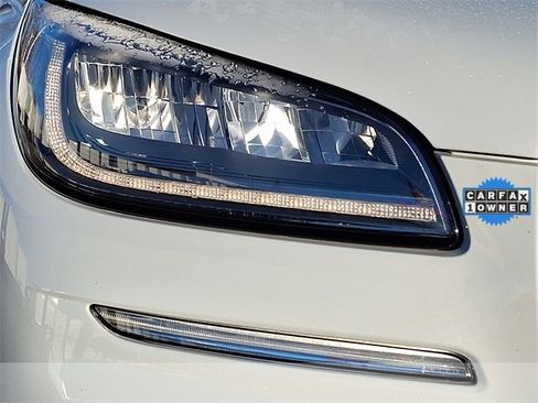 Used 2025 Lincoln Corsair Premiere image 9