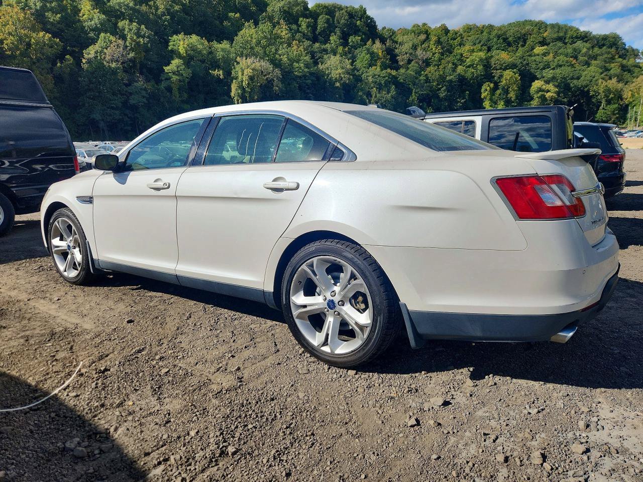 Used 2012 Ford Taurus SHO AWD/4WD image 3
