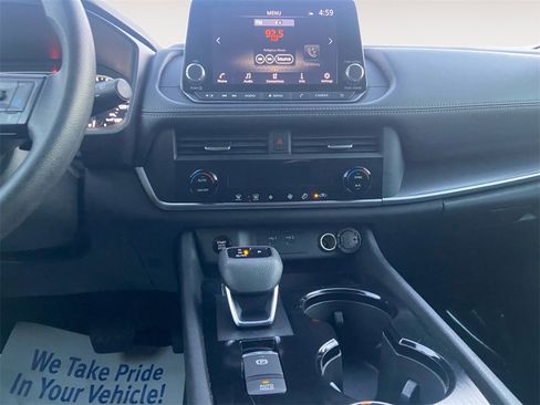 Used 2024 Nissan Rogue SV image 11