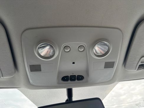 Used 2012 Chevrolet Traverse LTZ image 19