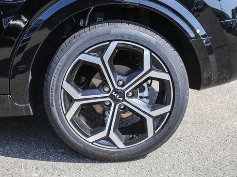 Certified 2025 Kia Niro EX Touring FWD image 11