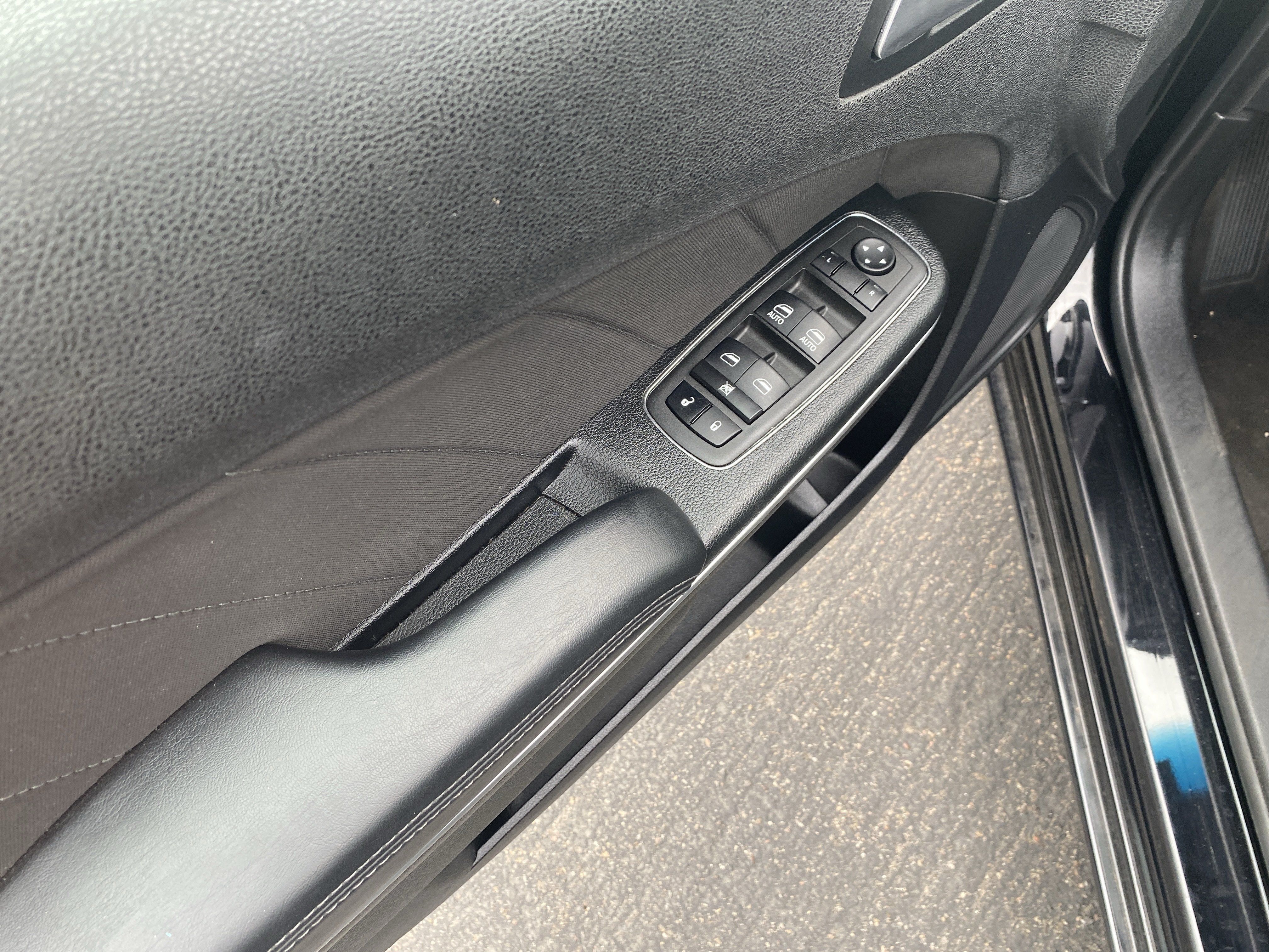 Used 2023 Dodge Charger SXT RWD image 8