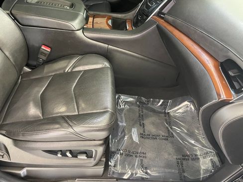 Used 2018 Cadillac Escalade ESV Luxury image 33
